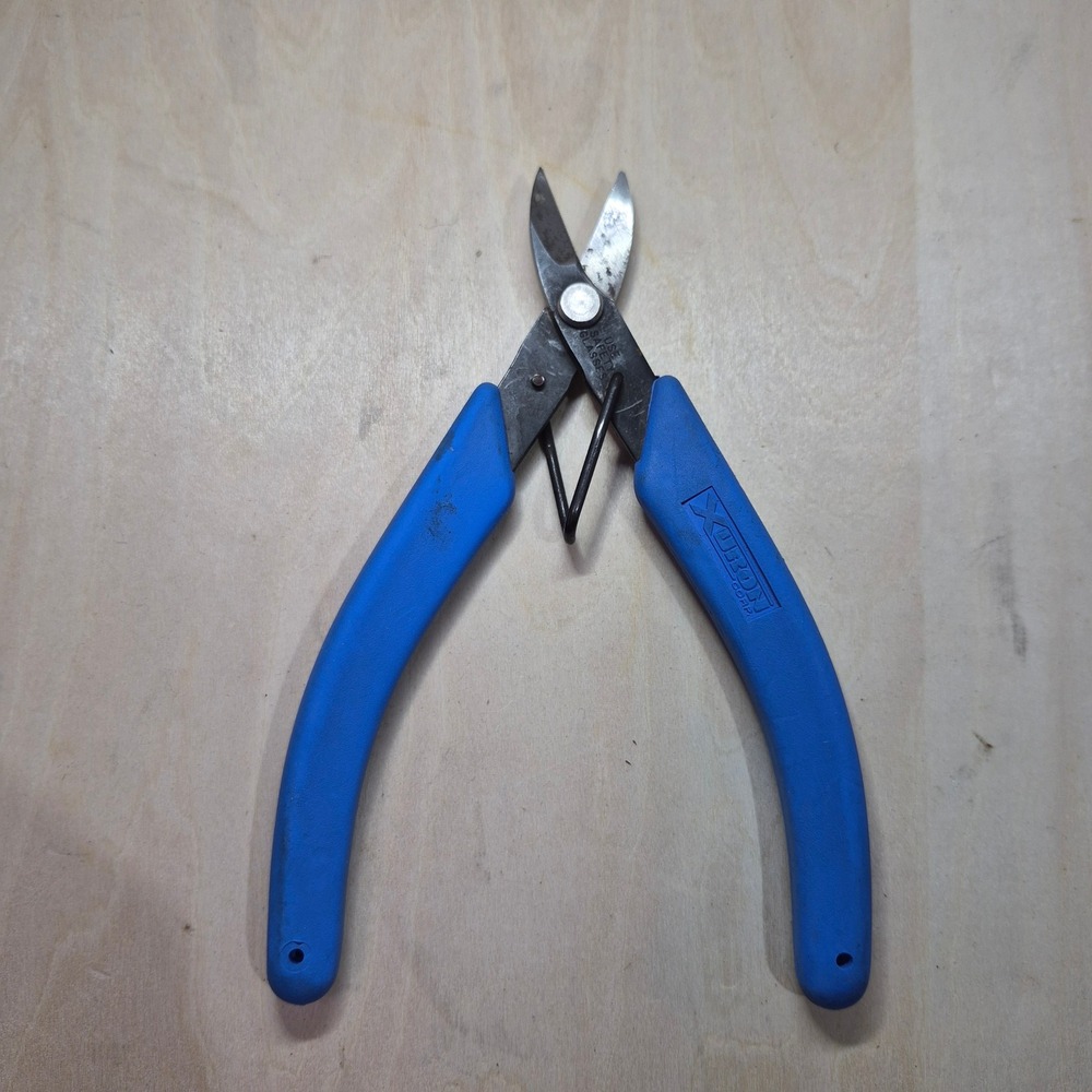 Xuron 9180 High Durability Scissors Serrated Blade Blue Grip Made‎ in USA